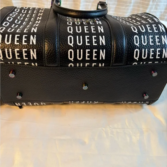 Sassy Jones 'Queen' Dottie Handbag - Picture 3 of 3